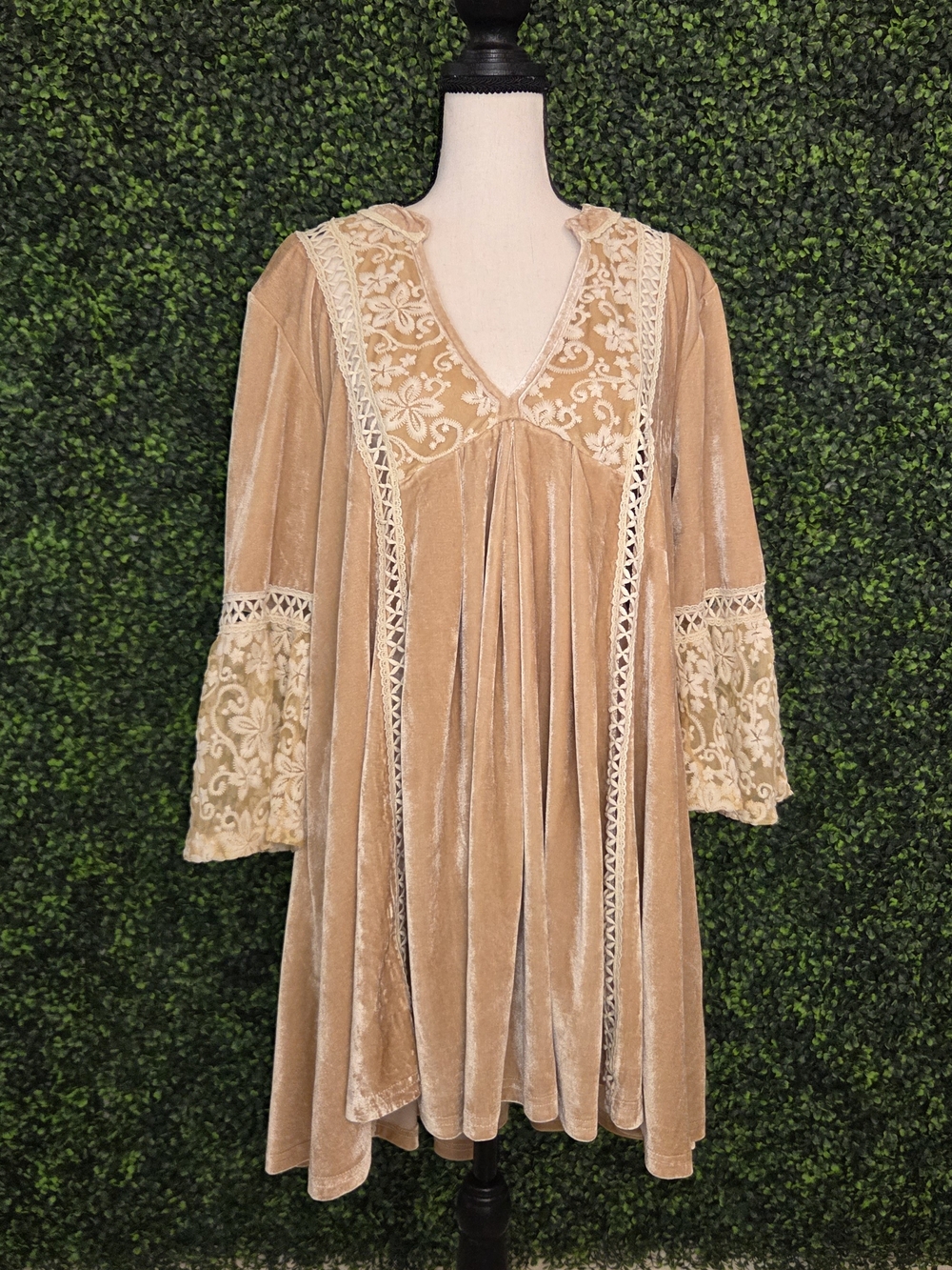POL Floral Embroidered Mini Dress Tunic Cream Dusty Pink Medium